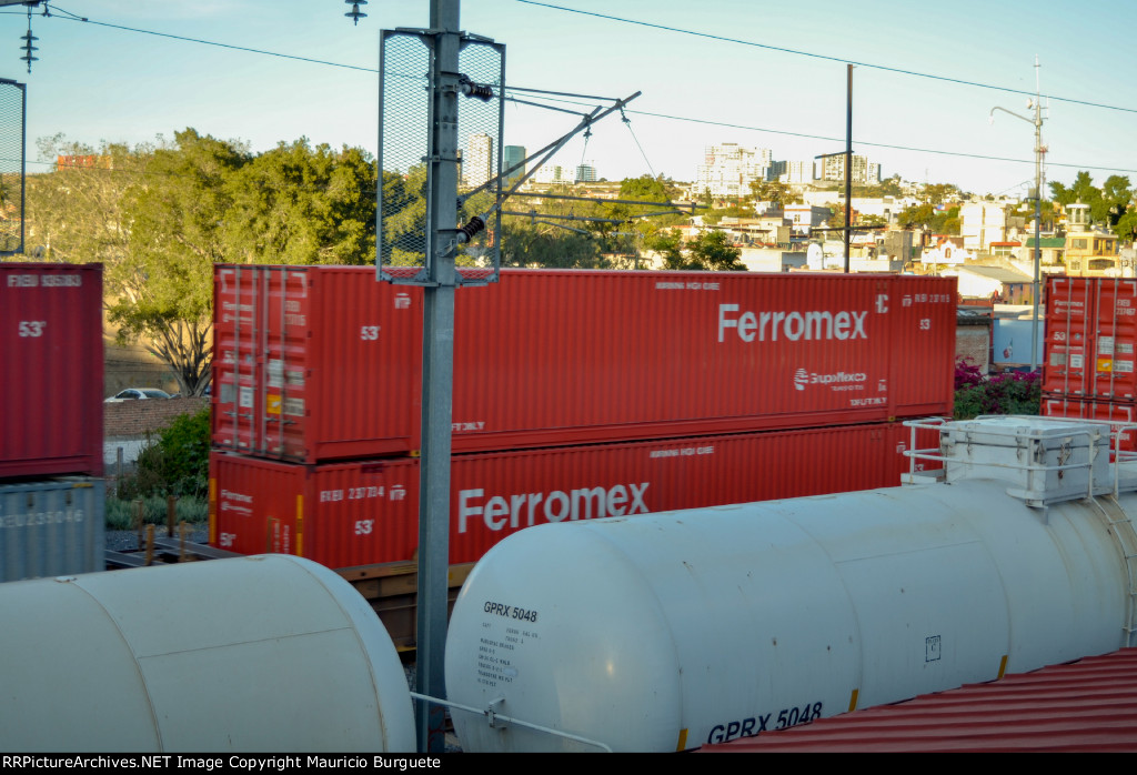 FXEU Container red scheme